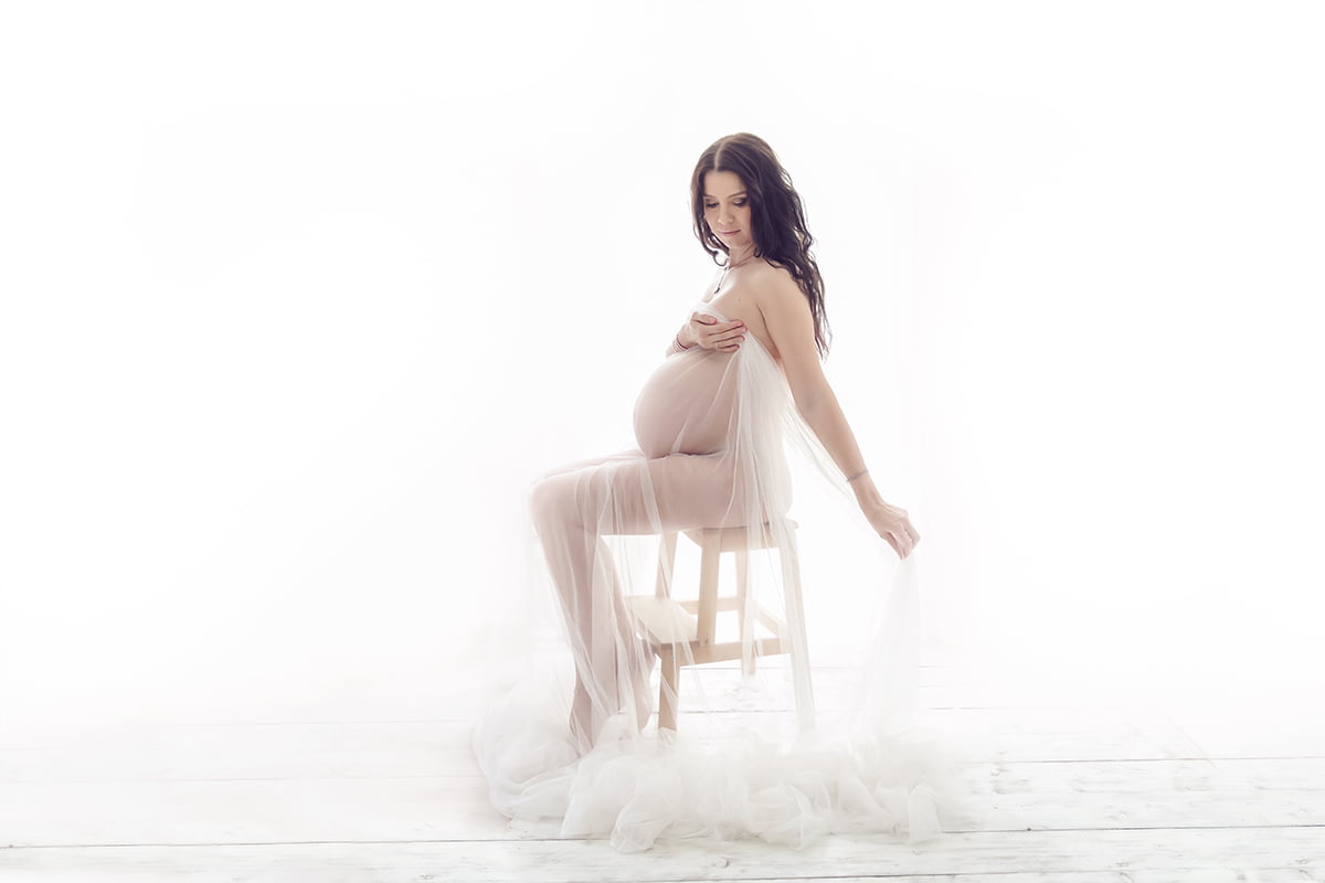 poze-gravida-sedinta-foto-studio-maternity